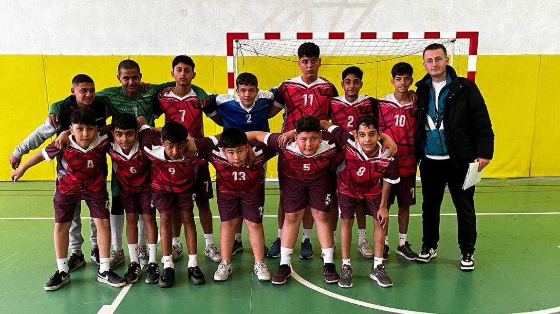 Yıldız Erkek Futsal Takımımız ilk maçını kazandı.